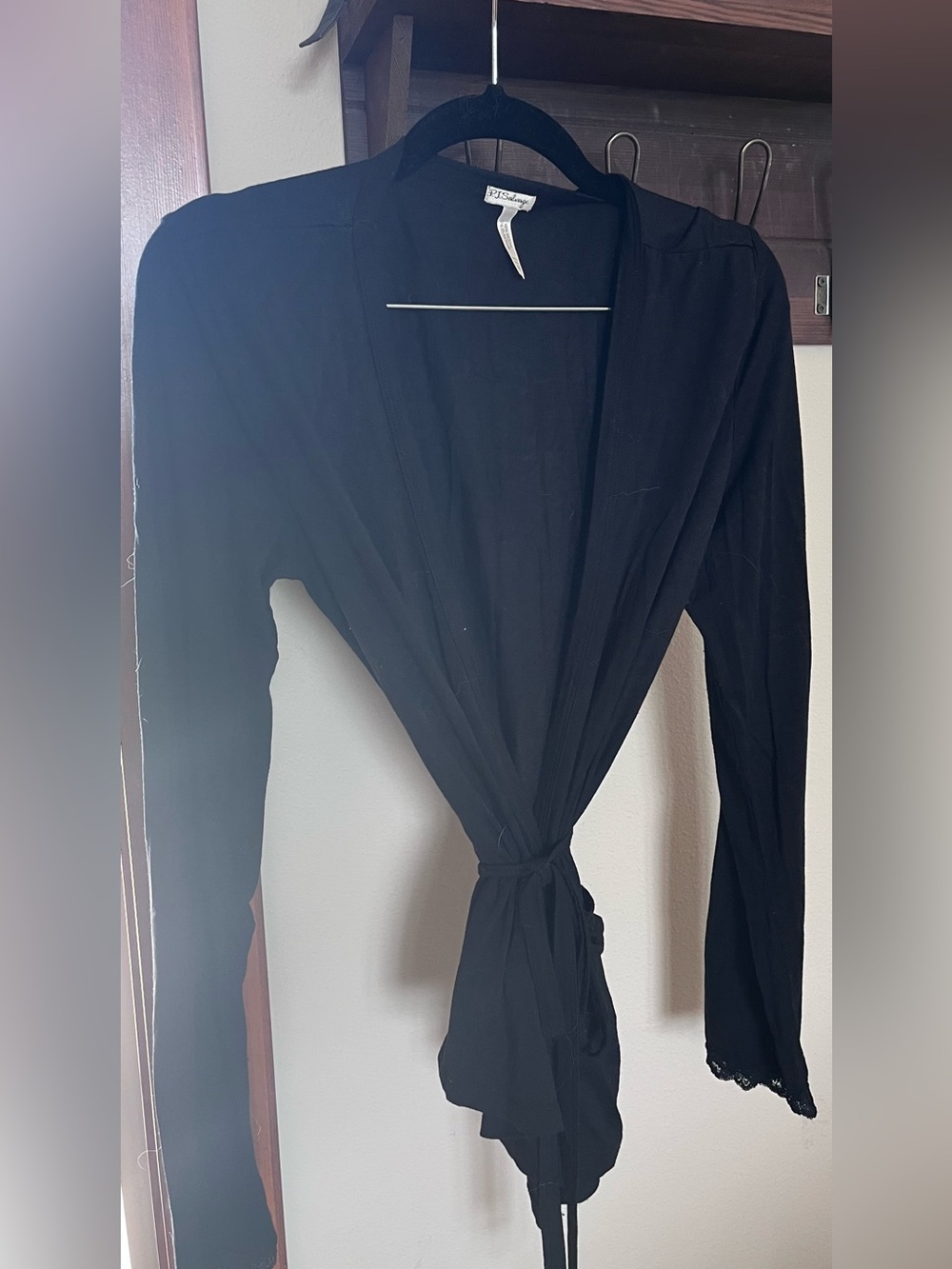 Like New Boutique Black Tie-Front Long Sleeve Wrap Top/Robe/Cover-up Sz M
